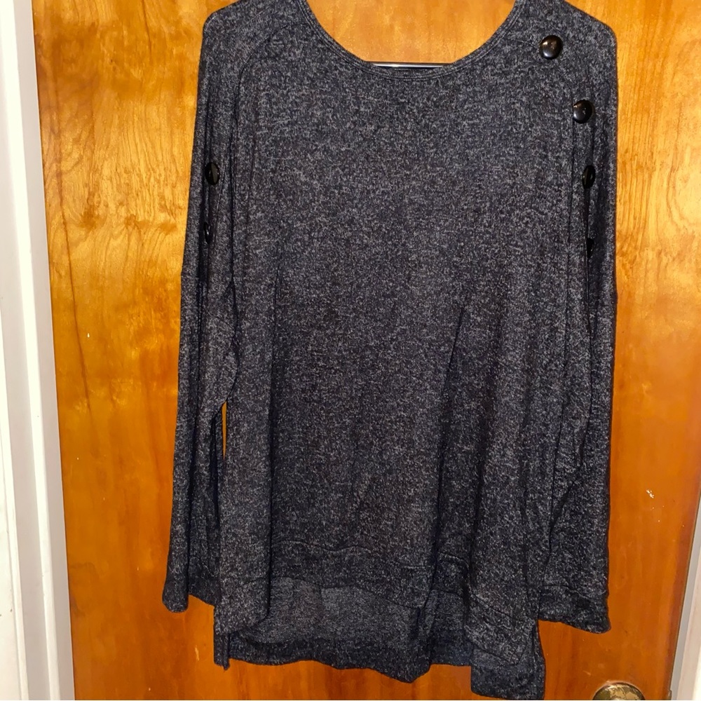 Olivia Blu Women's lightweight soft sweater top. SIZE XL - Picture 5 of 5